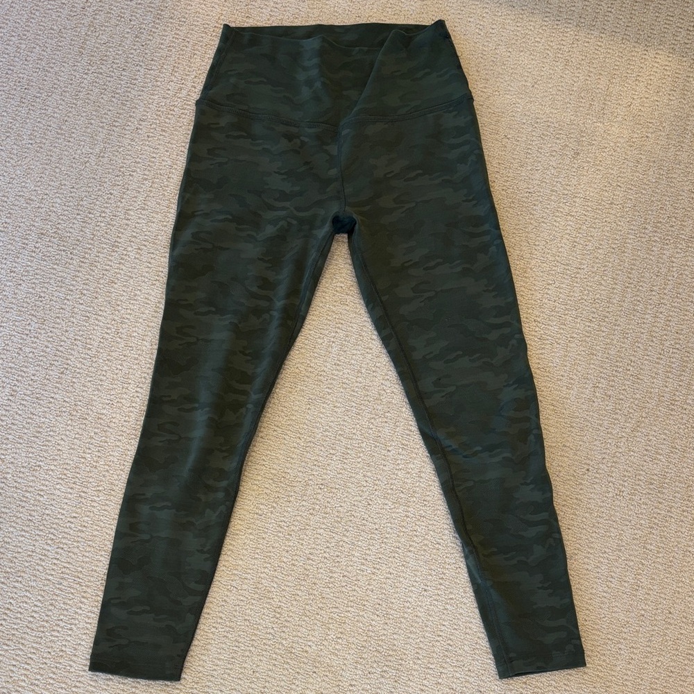 Beyond Yoga Dark Green Camouflage Leggings